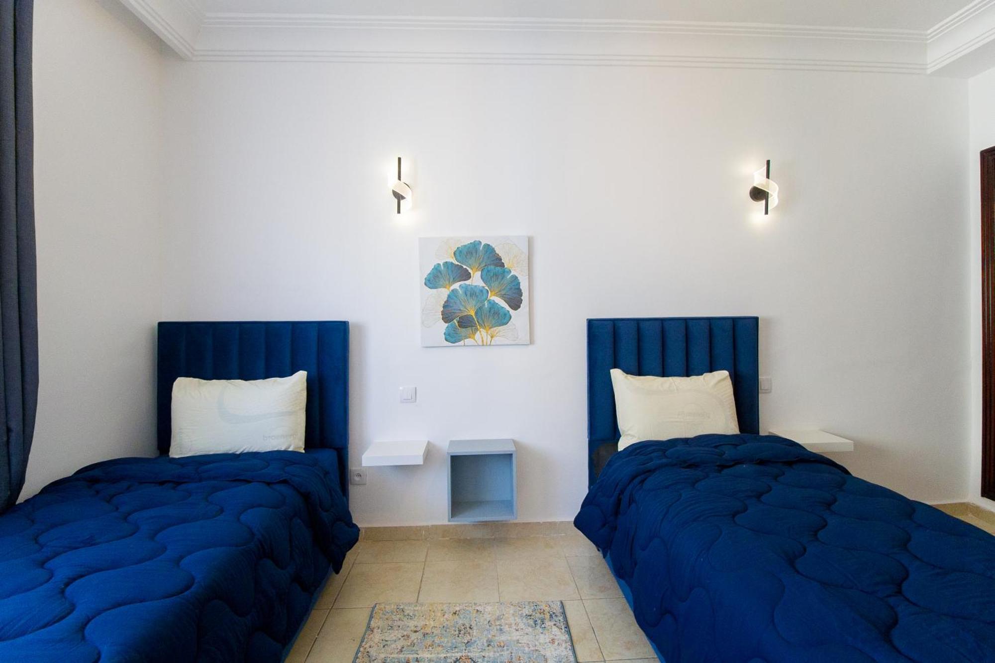 Stylish & Bright 3-bedroom For Max Of 8, Center With Air Conditioning And Free Parking Appartement