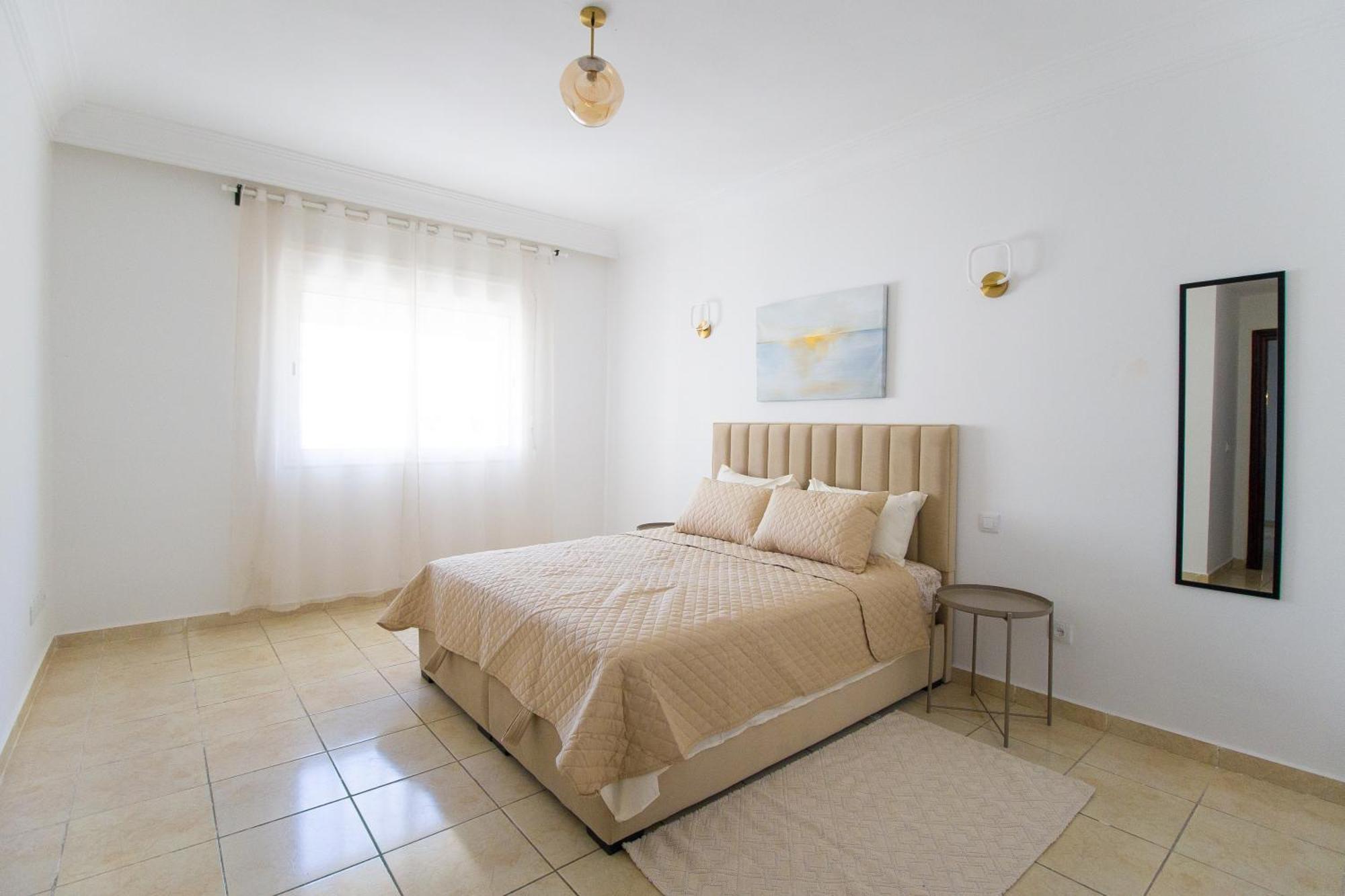 Appartement Stylish & Bright 3-bedroom For Max Of 8, Center With Air Conditioning And Free Parking