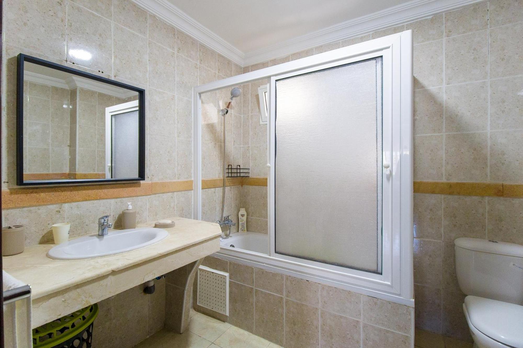 Stylish & Bright 3-bedroom For Max Of 8, Center With Air Conditioning And Free Parking * Tanger